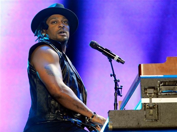 D’Angelo, Grammy-winning R&amp;B singer who became an icon with ‘Untitled (How Does It Feel),’ dies