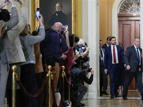 Judge extends order barring the Trump administration from firing federal workers during the shutdown
