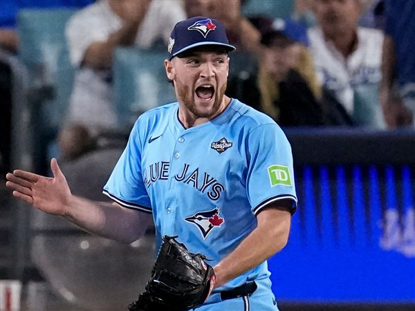 Yesavage pitches Blue Jays past Dodgers 6-1 for 3-2 lead in World Series