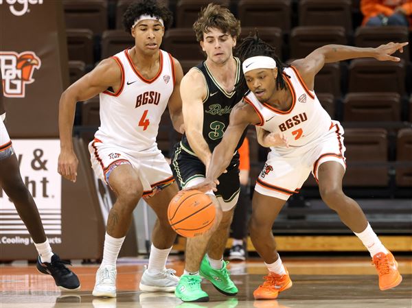 Bowling Green’s Javontae Campbell, right, steals the ball from Bethany College’s Troy Hixson.