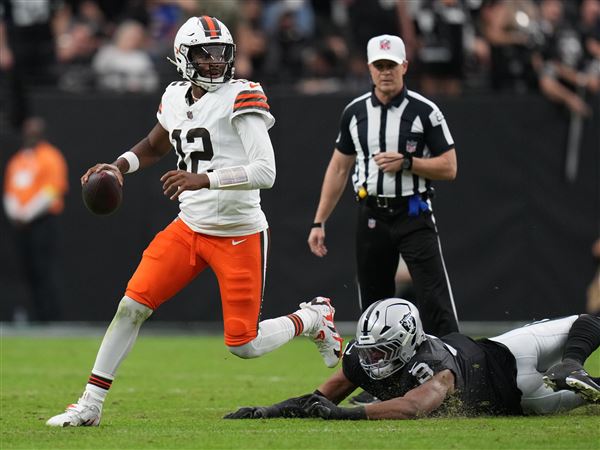 Shedeur Sanders wins his 1st NFL start, Myles Garrett has 3 sacks as Browns beat Raiders 24-10