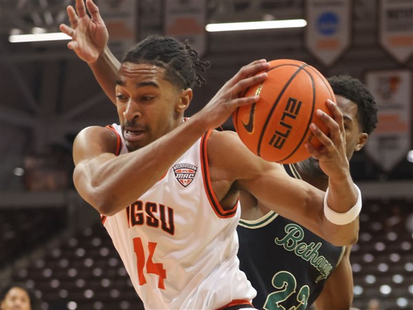 BGSU men&amp;#39;s basketball holds off Bucknell in Fort Myers Tip-Off