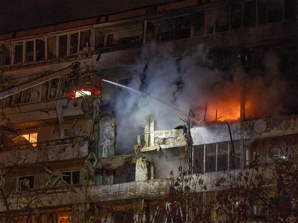 U.S. push for Russia-Ukraine peace deal gains momentum as attacks on Kyiv kill 7