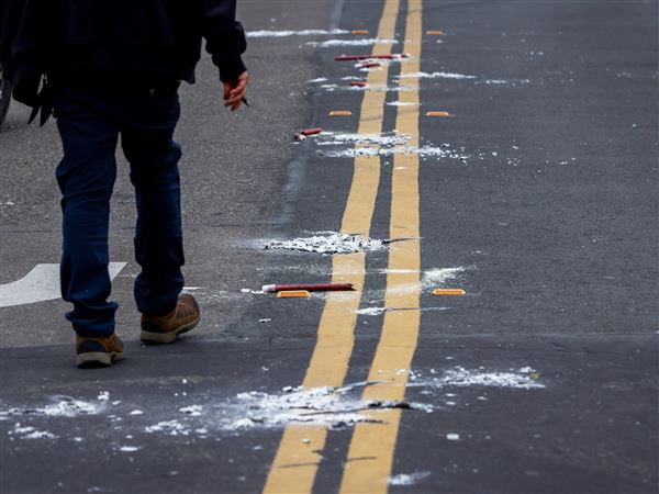 Oblasti pozivajo priče streljanja v Stocktonu k sodelovanju, iskanje osumljenca se nadaljuje