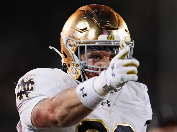 Love gets hurt but returns as No. 9 Notre Dame routs Stanford 49-20