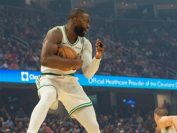 Jaylen Brown gets triple-double as Celtics outlast Cavaliers 117-115