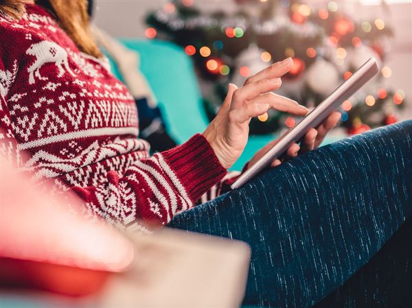 As holiday scams surge in Toledo, FBI warn shoppers to slow down, verify, use credit