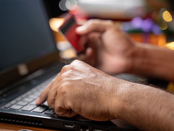 As holiday scams surge in Toledo, FBI warns shoppers to slow down, verify, use credit