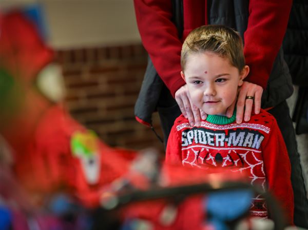 Photo gallery: Breakfast with Santa entertains in Maumee