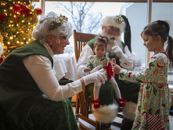 Photo Gallery: Kids create festive ornaments and more with the Clauses