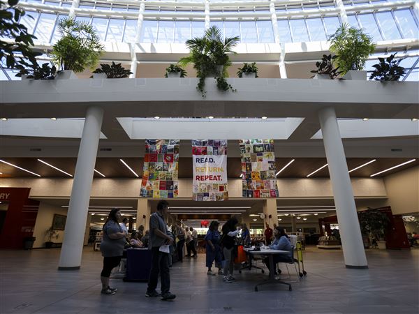 Main Library hosts cozy evening of seasonal music