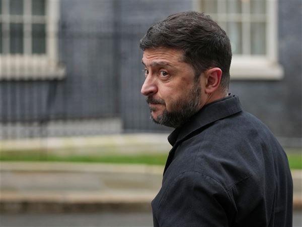 Zelenski nakazal na pripravljenost opustiti prizadevanja za vstop v Nato v zameno za varnostna jamstva
