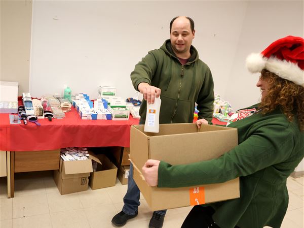 Caregivers shop for clients as OhioGuidestone hosts second annual holiday shop