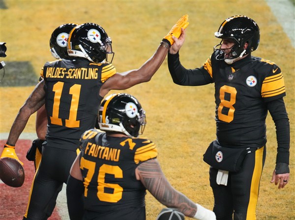 APTOPIX-Dolphins-Steelers-