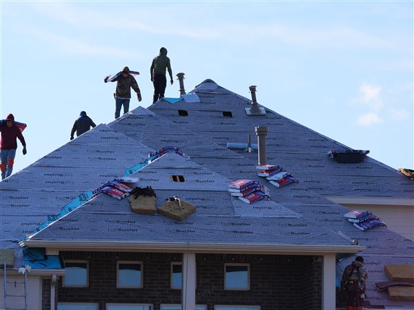 U.S. economy expands at a surprisingly strong 4.3% annual rate in the third quarter