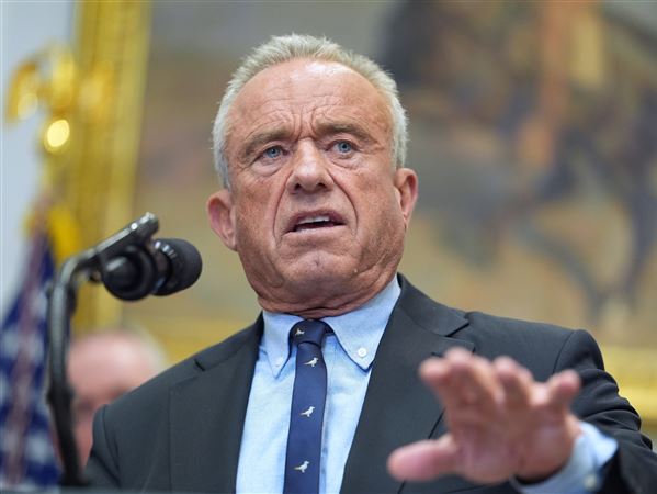 Devetnajst držav toži ameriško ministrstvo za zdravje zaradi omejevanja nege za potrditev spola pri mladih