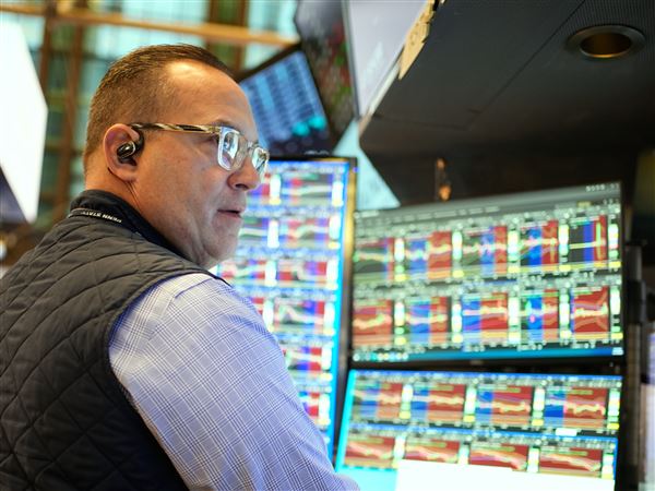 S&P 500 closes at another record, beating the high it set earlier this month