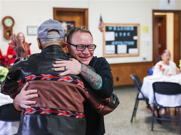 Seniors socialize at Christmas dinner