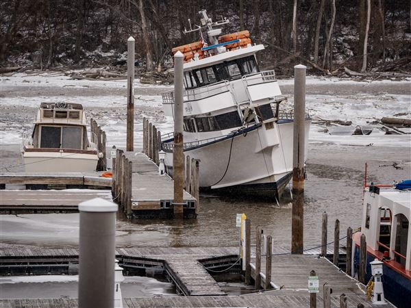 Cold winds blow into Toledo, snarl traffic, affect water levels, power