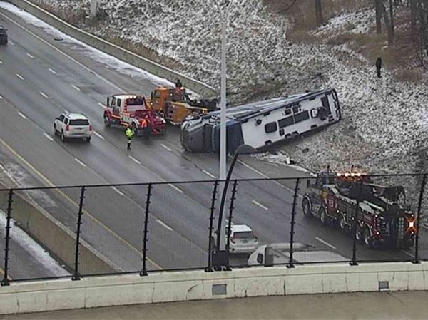 Crashes snarl area roads as cold winds sweep into Toledo