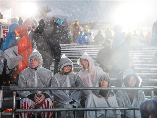 Slabo vreme zaznamovalo novoletne proslave v Združenih državah Amerike