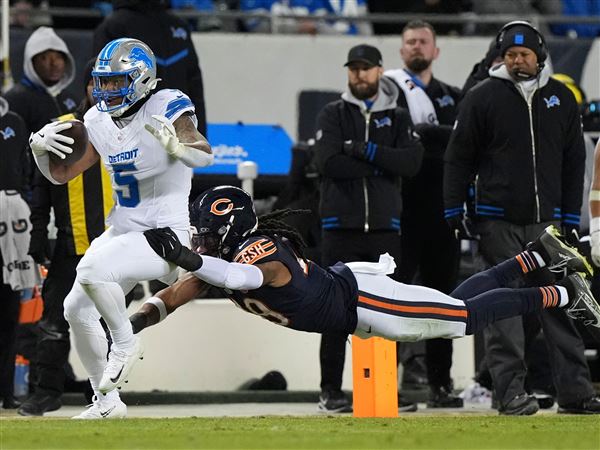 Lions beat playoff-bound Bears 19-16 on Bates' 42-yard field goal as time expires