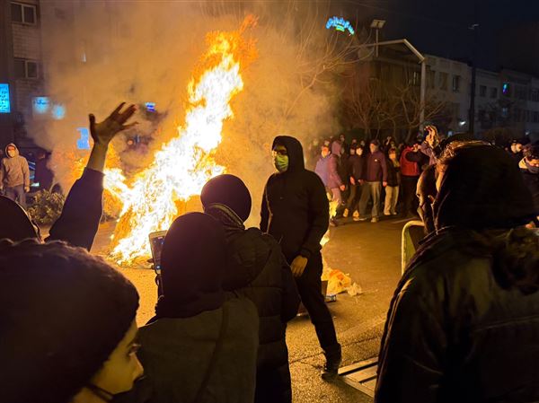 Death toll from Iranian protests surpasses 2,000, activists say, as chaos recalls 1979 revolution