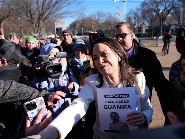 Trump meets with Venezuelan opposition leader after cozying up to Maduro’s successor