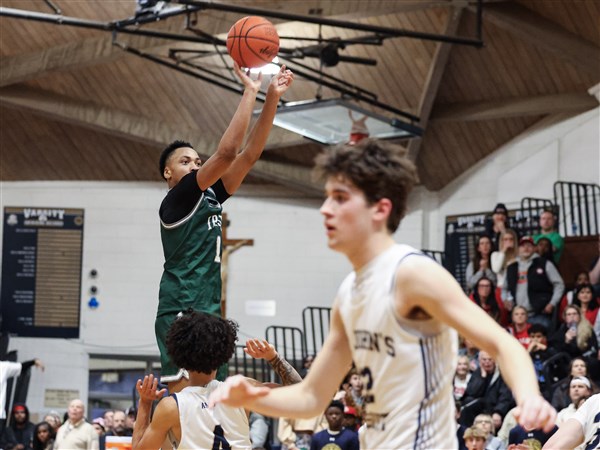 Manny Johnson&amp;#39;s late heroics lift Central Catholic boys basketball to thrilling win over St. John&amp;#39;s
