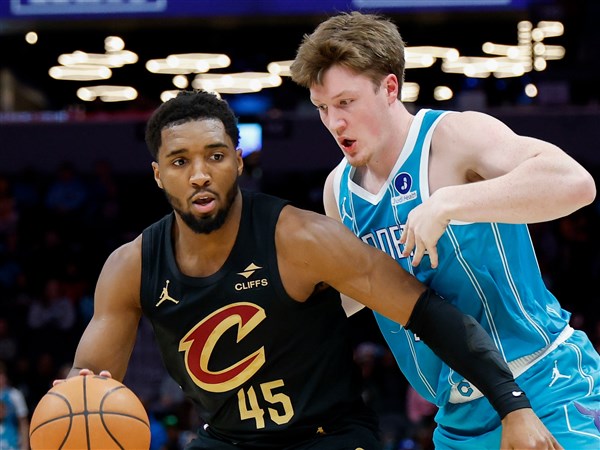 Mitchell scores 24 as Cavaliers use fast start to beat Hornets 94-87