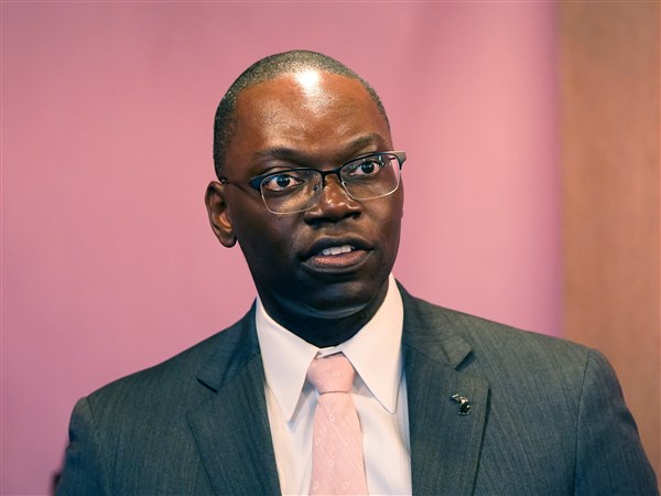 Lessenberry: Gilchrist’s political pivot looks good on paper