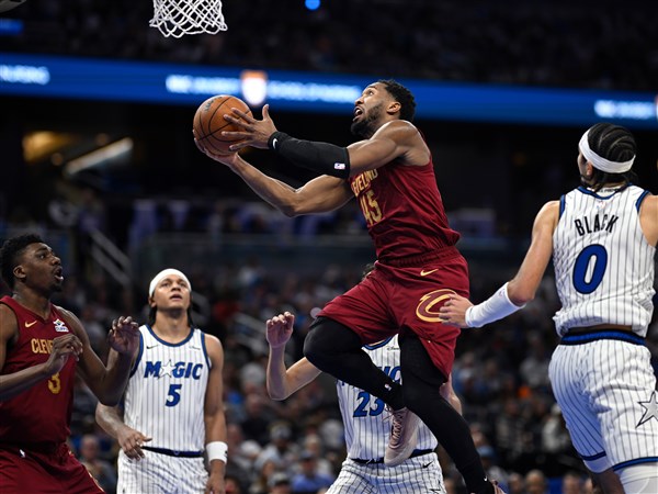 Donovan Mitchell scores 36 points in Cavaliers' 119-105 win over Magic