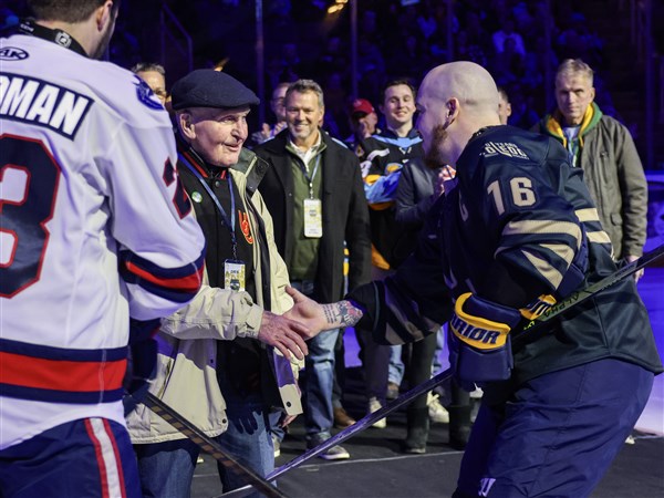 Walleye honor Toledo hockey legends with 2-1 win over Kalamazoo