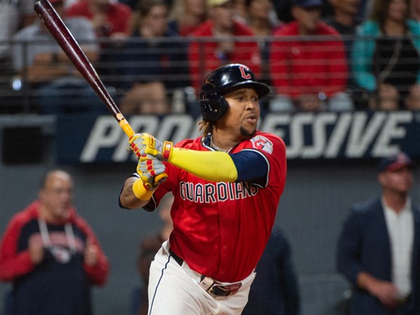 José Ramírez agrees to 7-year, $175-million extension with Guardians