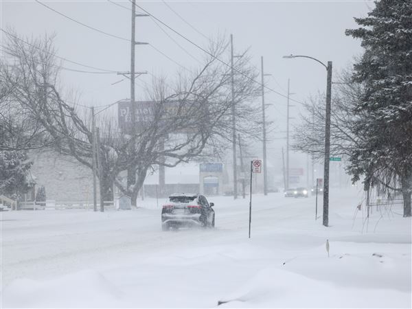Toledo copes with wintry blast