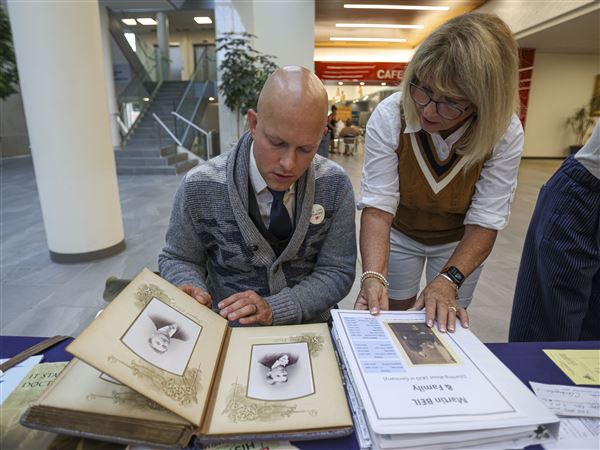 Library to spotlight family history buffs, romance readers in fall