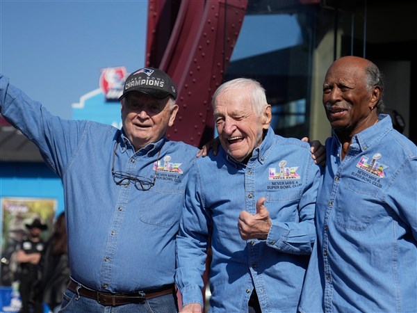 how old is lindsey vonn