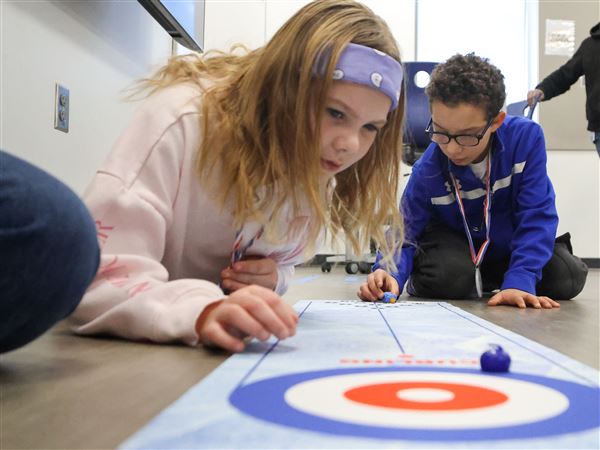 Future teachers break the ice with elementary schoolers in Winter Olympics Science Camp