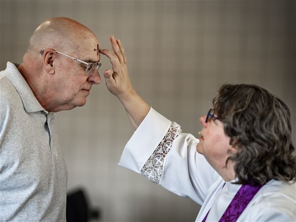 Photo gallery: Ash Wednesday service at St. Stephen Lutheran Church