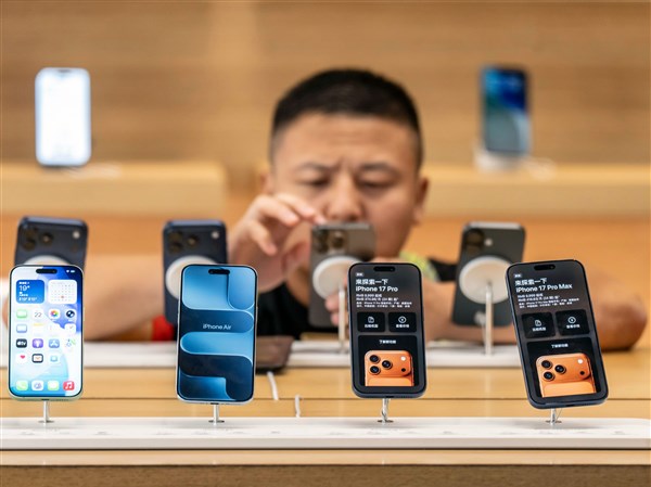 AI is gobbling up the world’s memory chips, sending smartphone prices ...