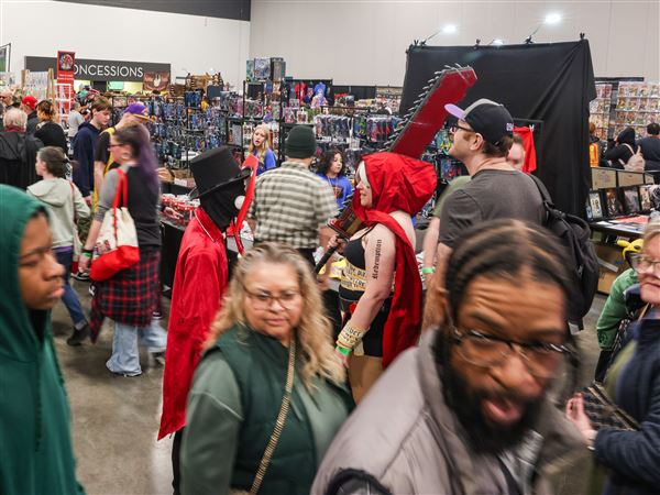 FantastiCon welcomes fantasy fans, vendors from near and far