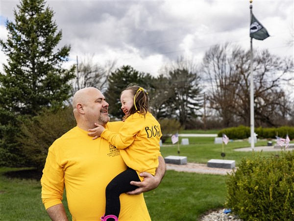 Father, young daughter build business caring for headstones across northwest Ohio