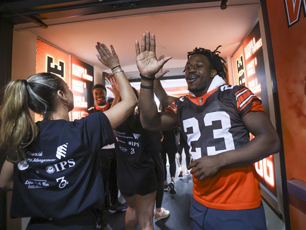 Bowling Green's annual women's clinic aims to make football accessible for all