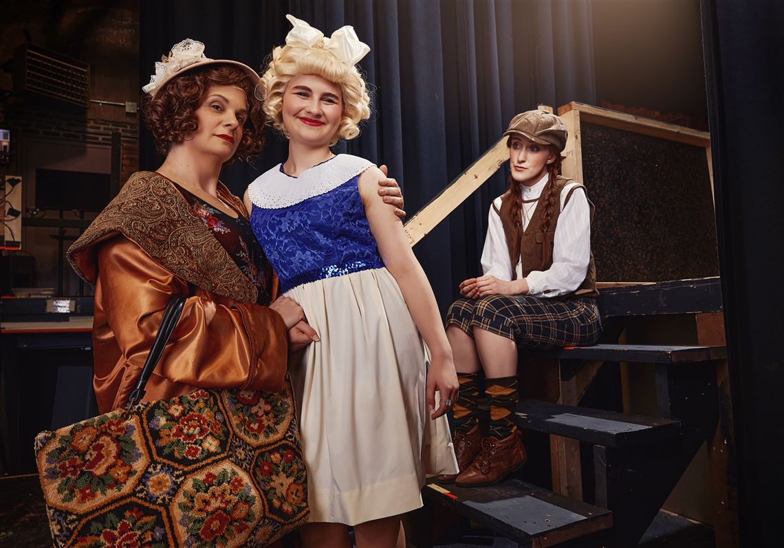 Gypsy Rose (9点セット) Mama Rose threatens theatergoers with good time in Croswell's