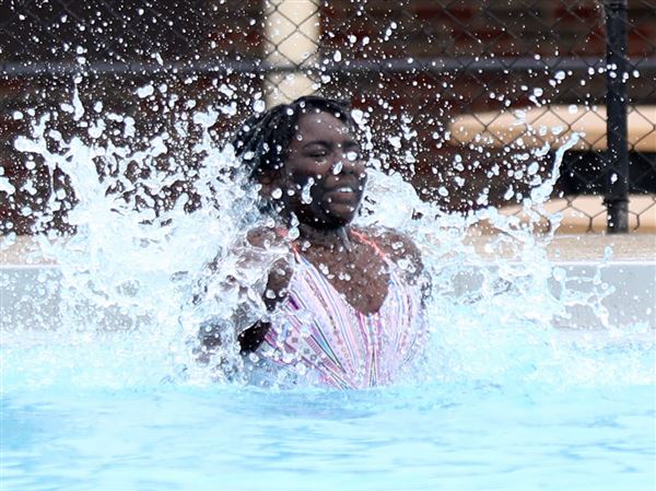 Navarre pool temporarily closed due to mechanical issues