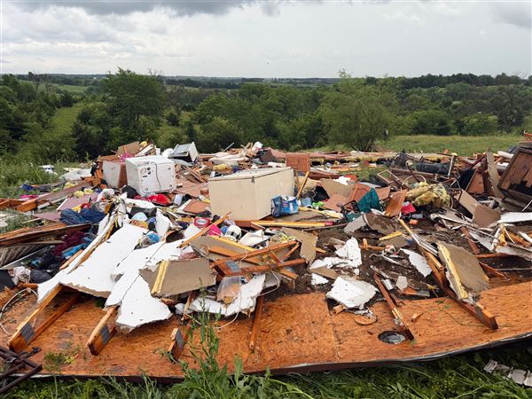 Midwest storms blamed for Iowa death, tornadoes, and power outages while heat hits the East