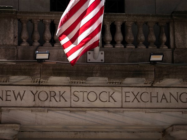 Sinking AI stocks pull Wall Street further from its record