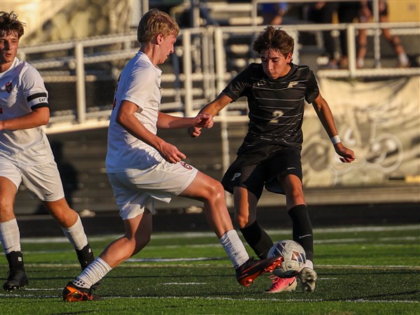 Perrysburg boys soccer blanks Southview, continues NLL momentum