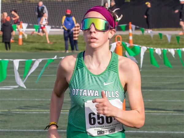 High school girls cross country: Defending state champ Ottawa Hills leads pack