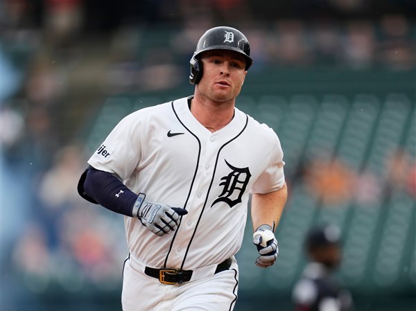 Young Tigers lineup beats struggling Twins, 7-2